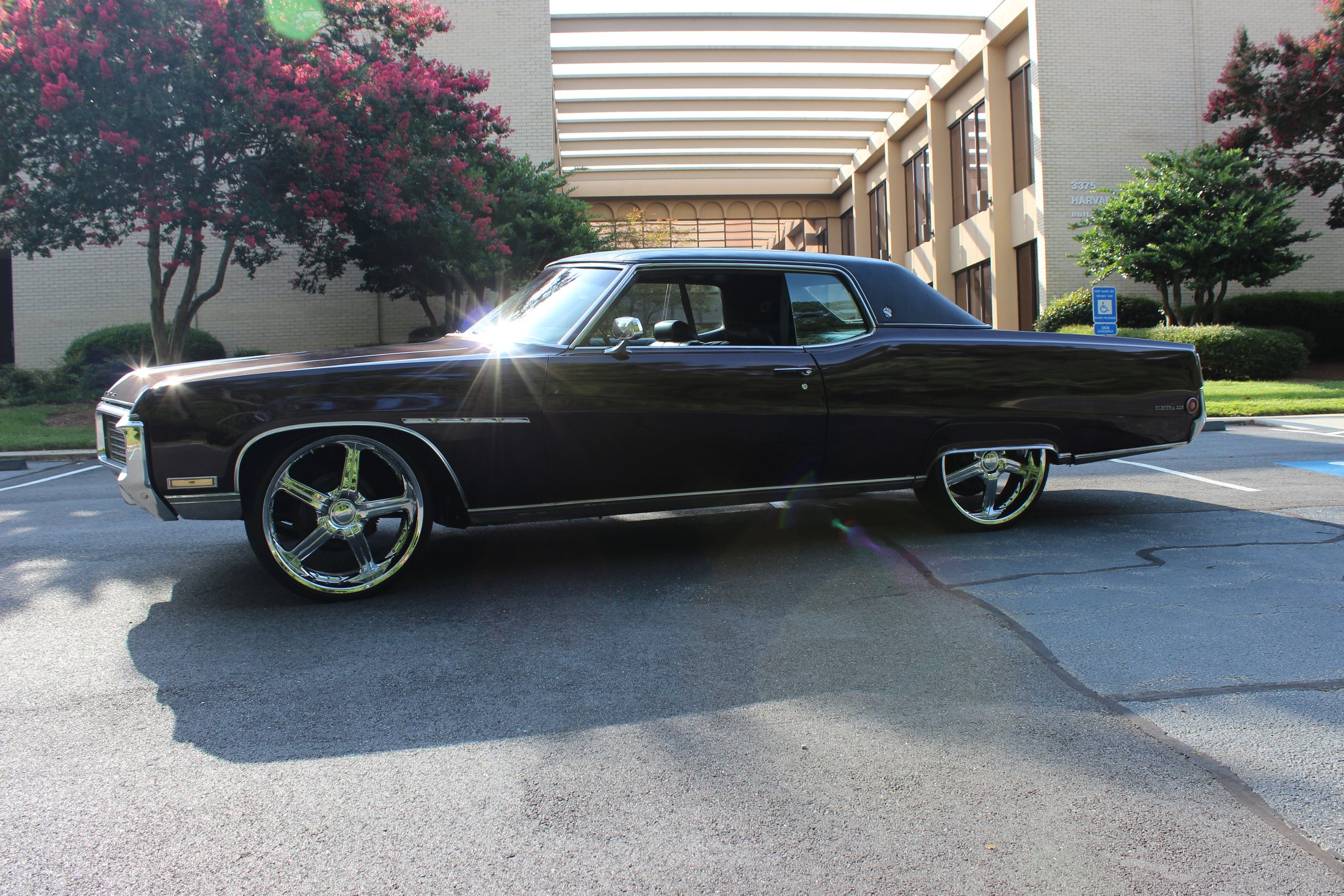 KT Garage archive vehicle