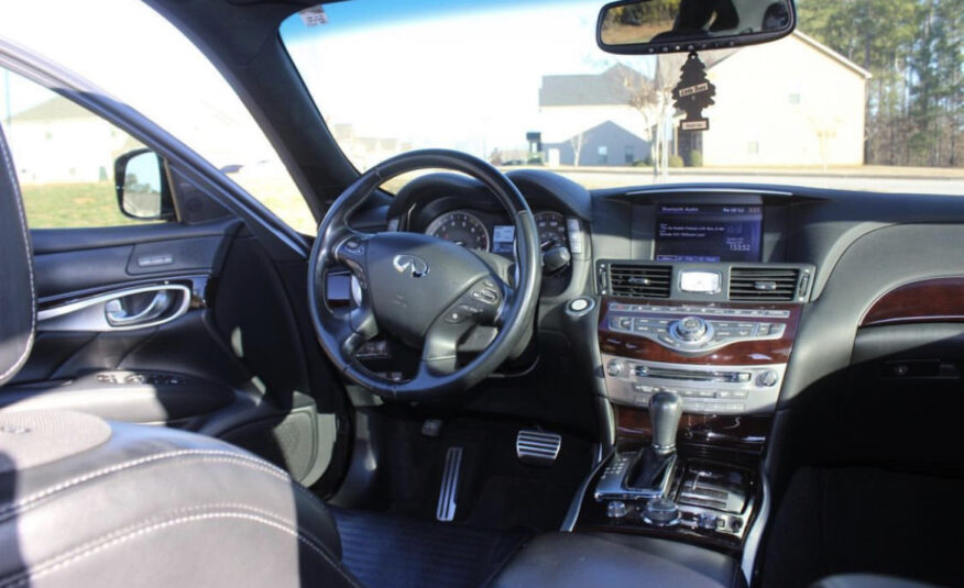 Infiniti M56S 2013